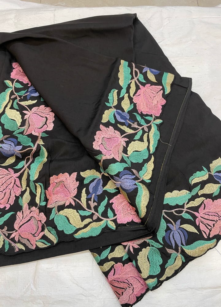 Gulmohar_Drapes_Black_Floral_Saree